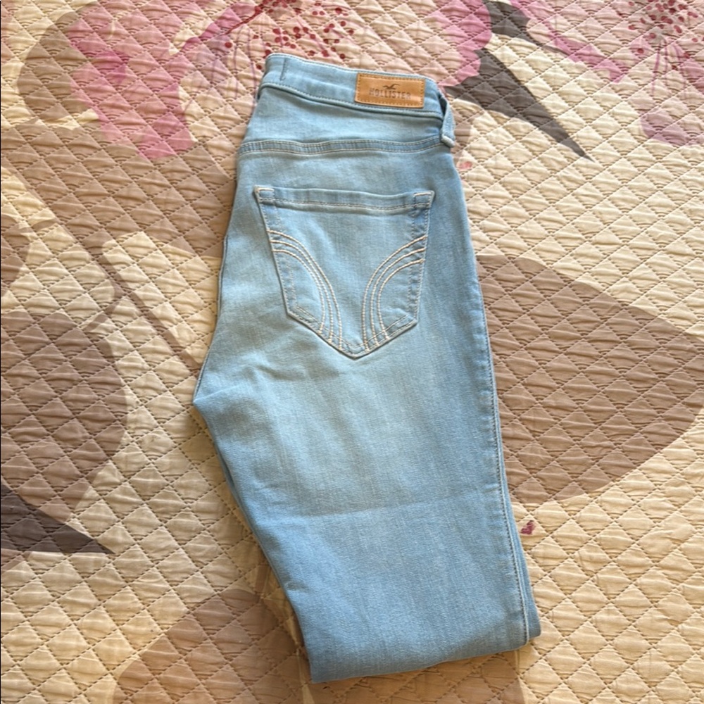 Hollister Women's Light Blue Skinny Jeans